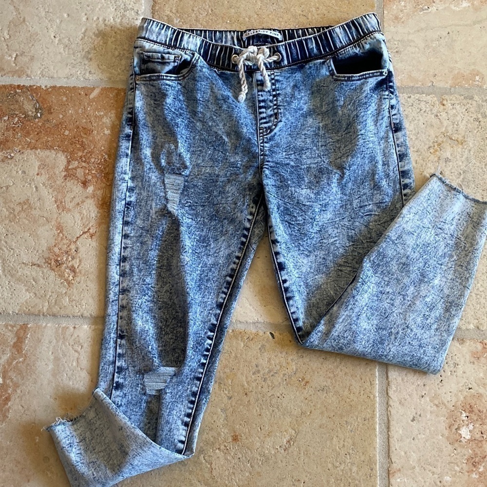 Celebrity Pink Womens Jogger Pant denim acid washed Raw hem Y2K  90’s Sz L